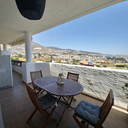Apartamento En Benalmadena, Con Vista Al Mar