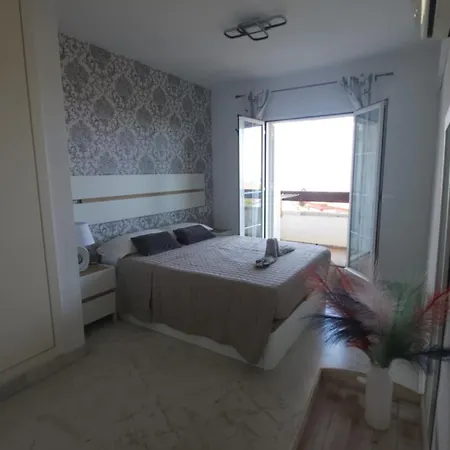 Apartamento En Benalmadena, Con Vista Al Mar *